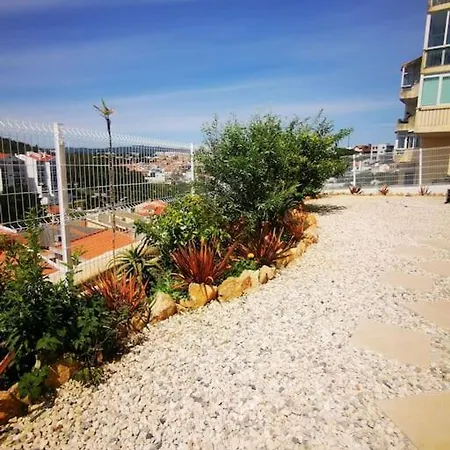 Gabriela Monte Vista Jardim 3 * Estoril